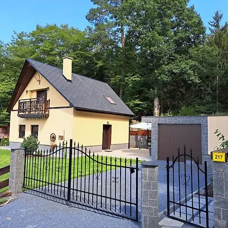 лесной нова Villa Zivohost
